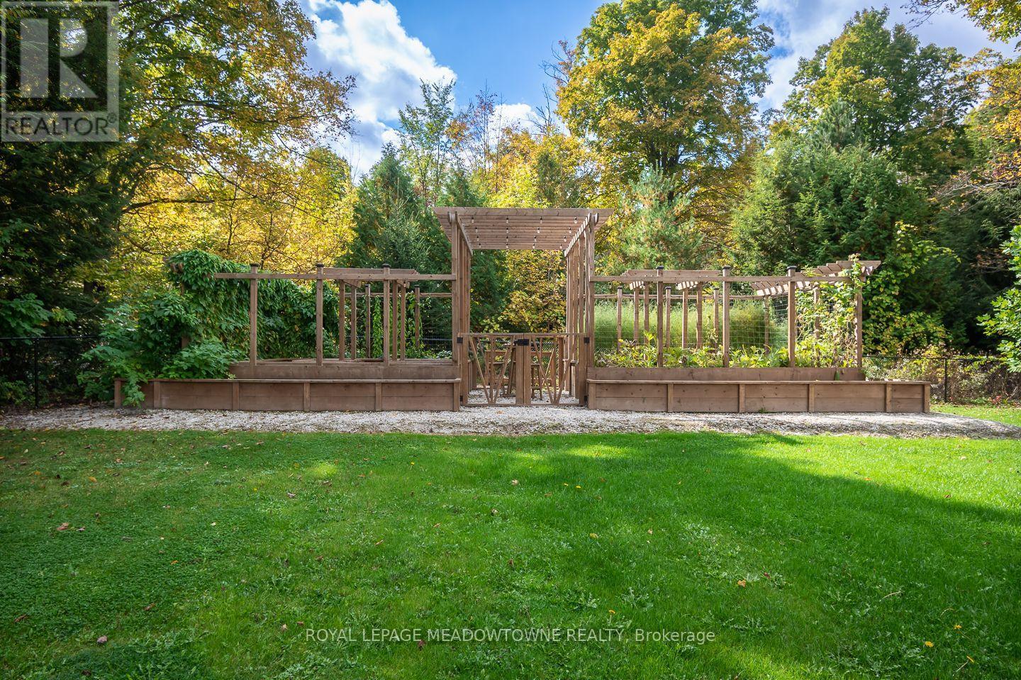 












13160 NASSAGAWEYA ESQUESING TOWNLINE

,
Milton,




Ontario
L7J2L7


