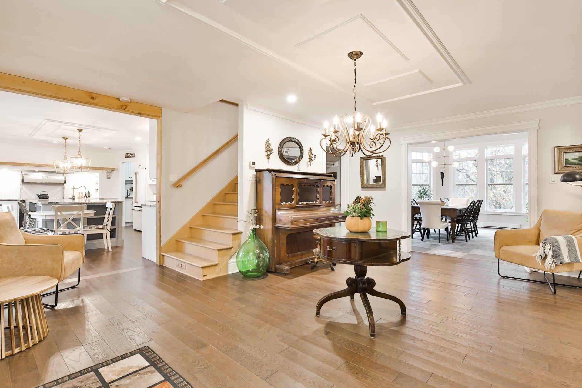 









5142


Ch. Salaberry

,
Carignan,




QC
J3L0K4

