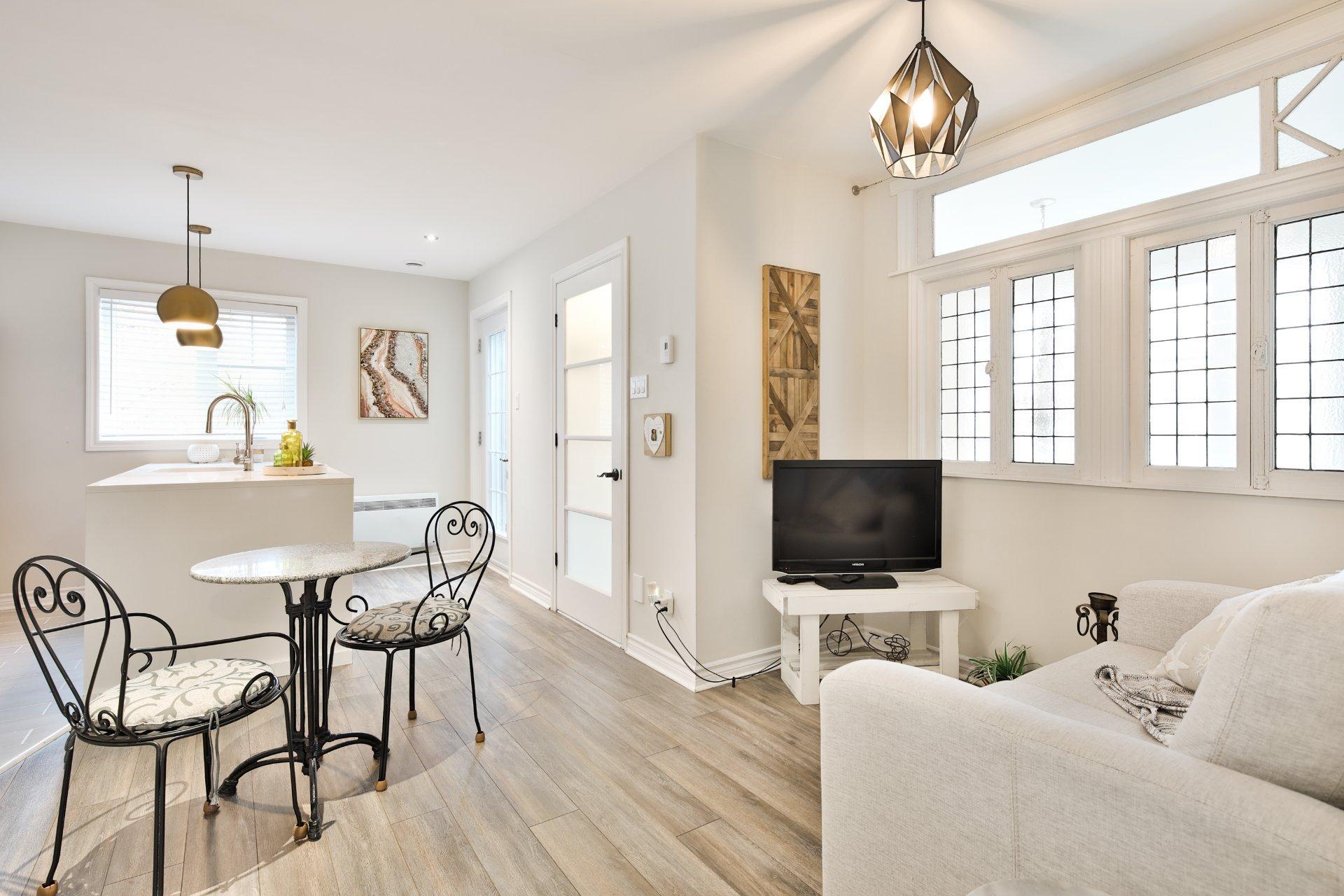 









5142


Ch. Salaberry

,
Carignan,




QC
J3L0K4

