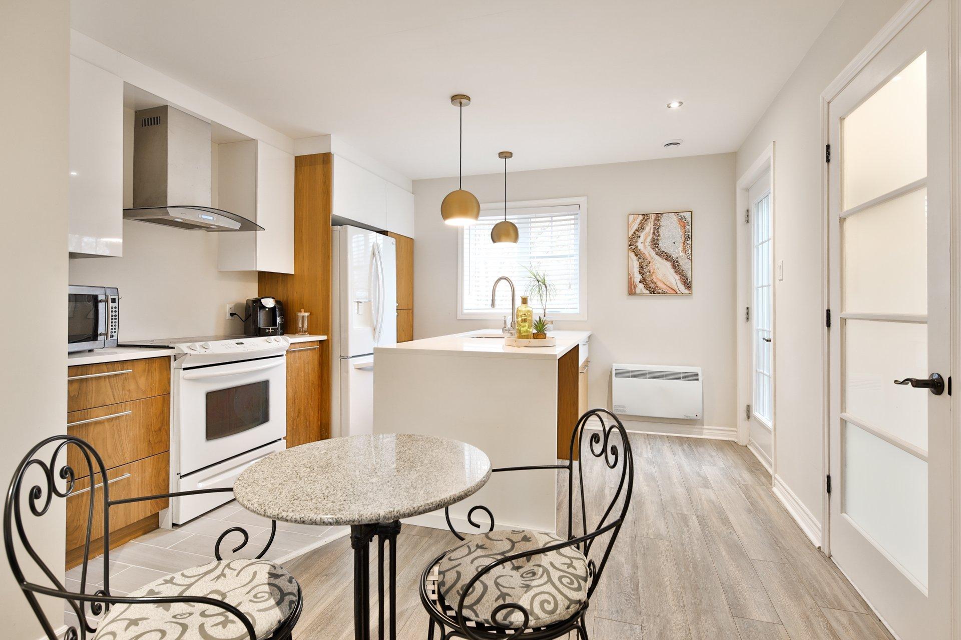 









5142


Ch. Salaberry

,
Carignan,




QC
J3L0K4

