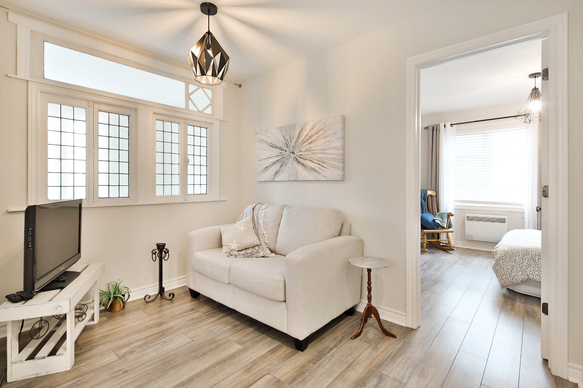 









5142


Ch. Salaberry

,
Carignan,




QC
J3L0K4

