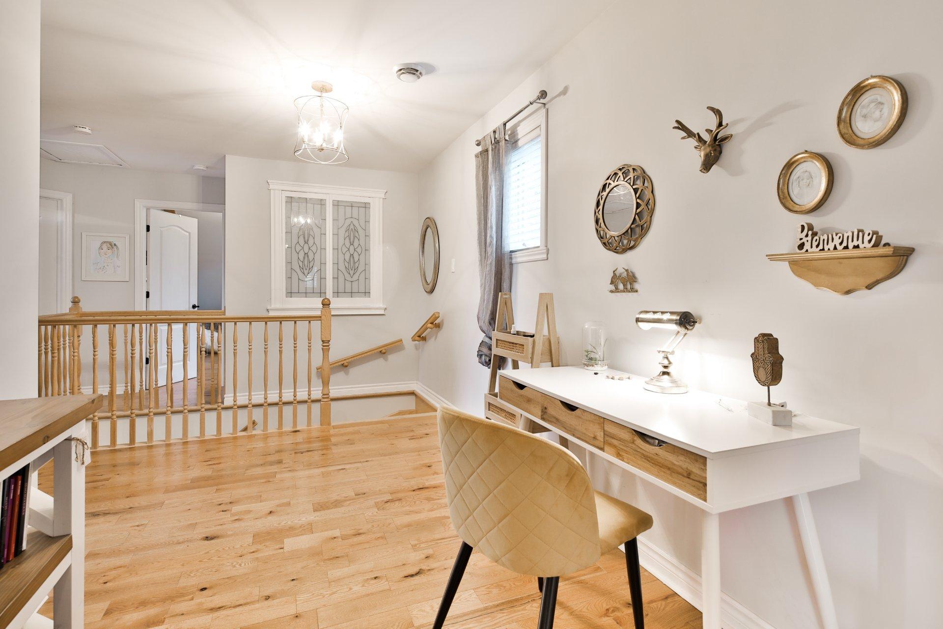 









5142


Ch. Salaberry

,
Carignan,




QC
J3L0K4

