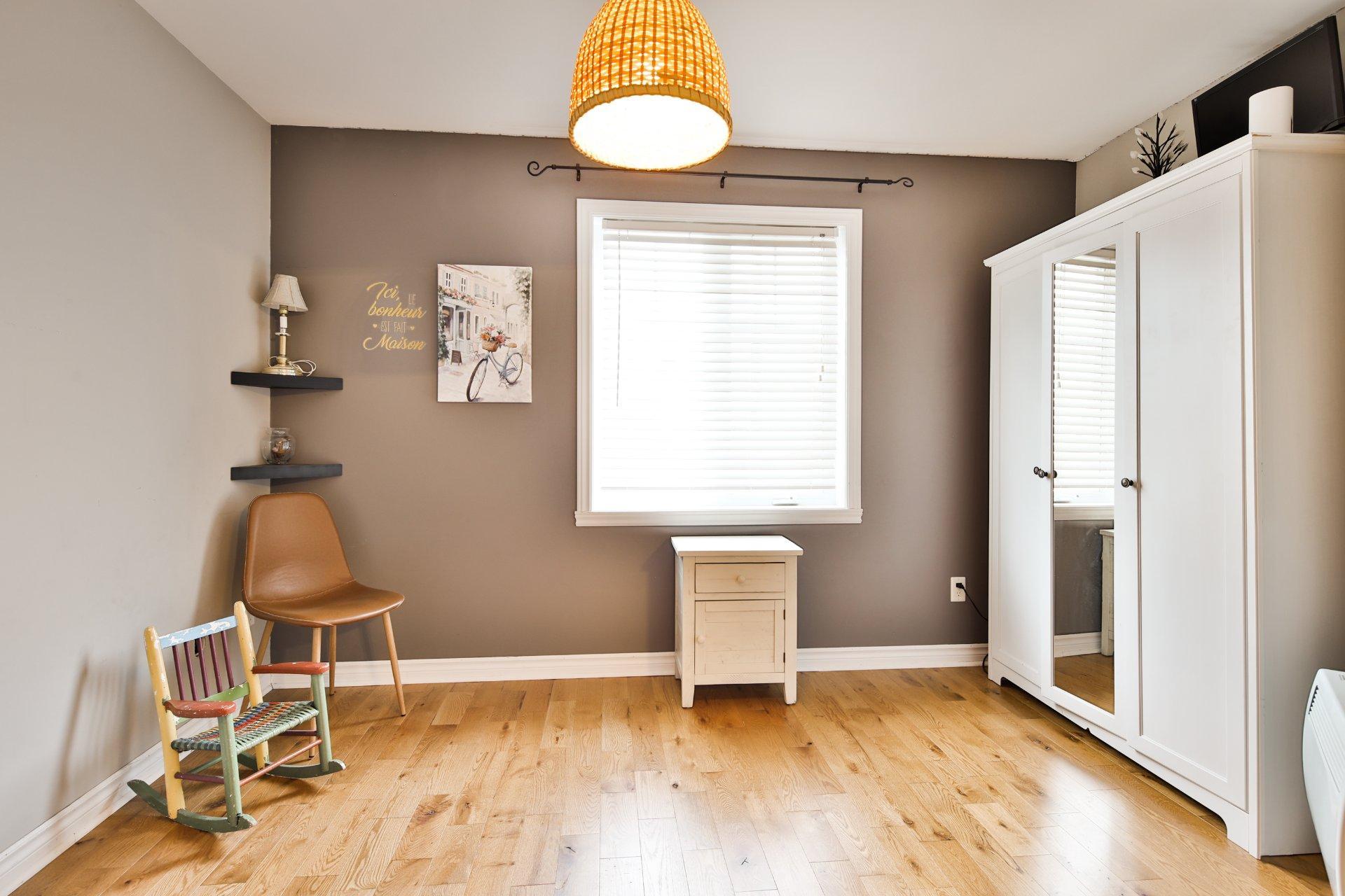 









5142


Ch. Salaberry

,
Carignan,




QC
J3L0K4

