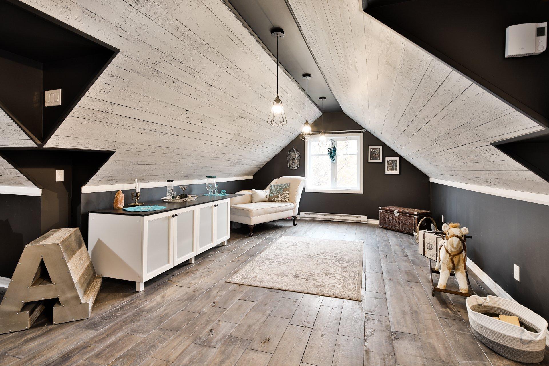 









5142


Ch. Salaberry

,
Carignan,




QC
J3L0K4

