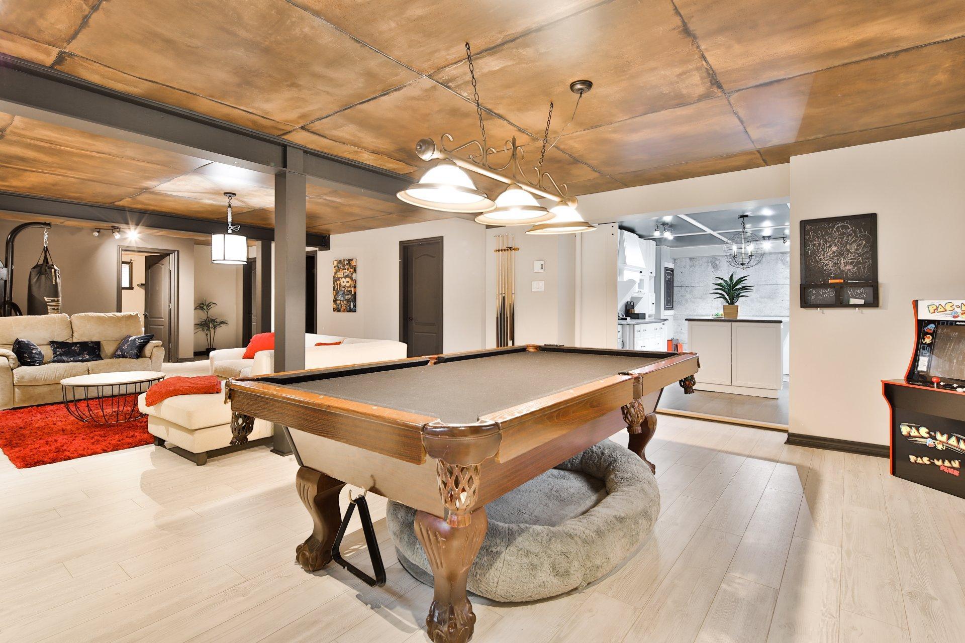 









5142


Ch. Salaberry

,
Carignan,




QC
J3L0K4

