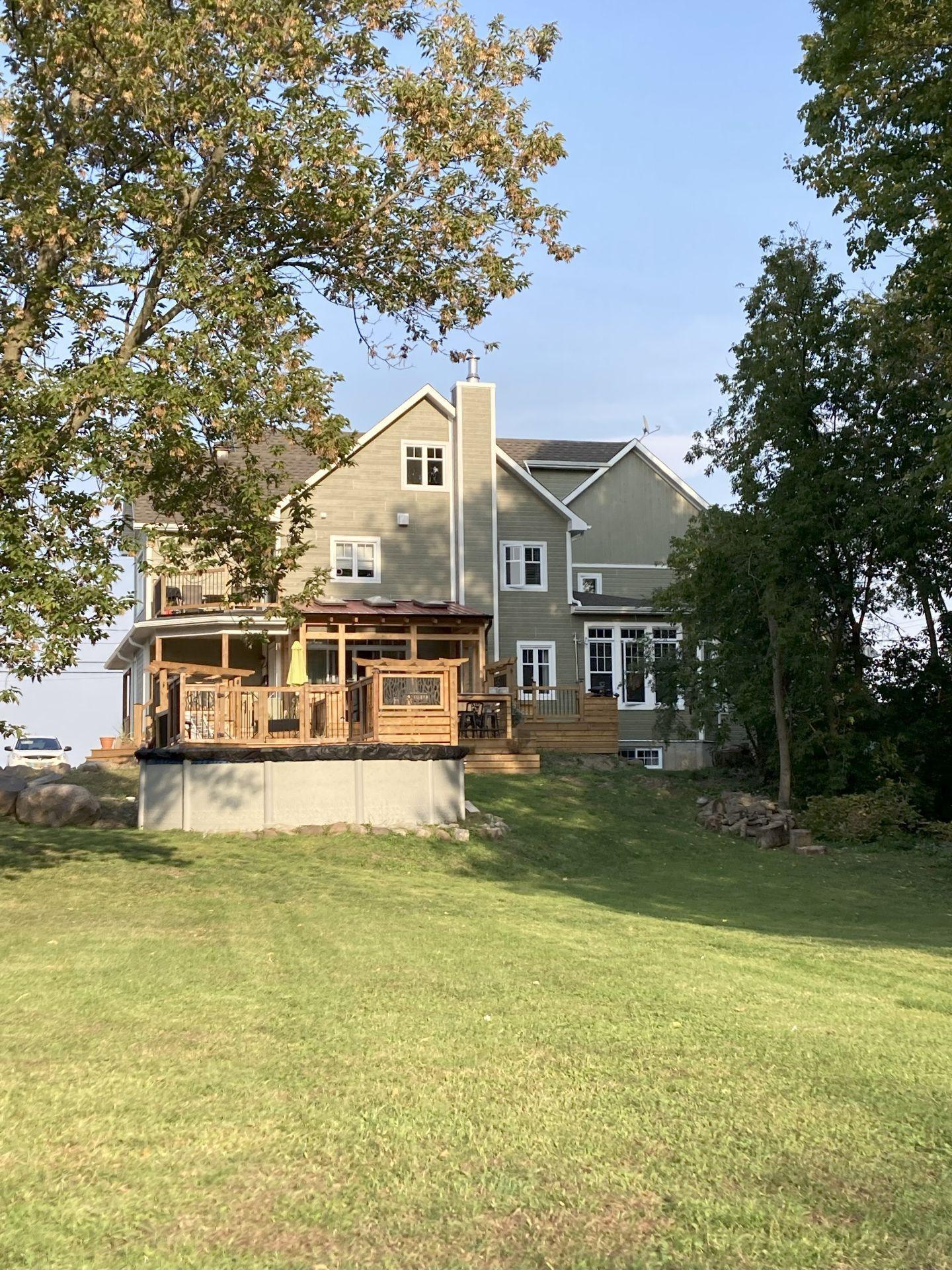









5142


Ch. Salaberry

,
Carignan,




QC
J3L0K4

