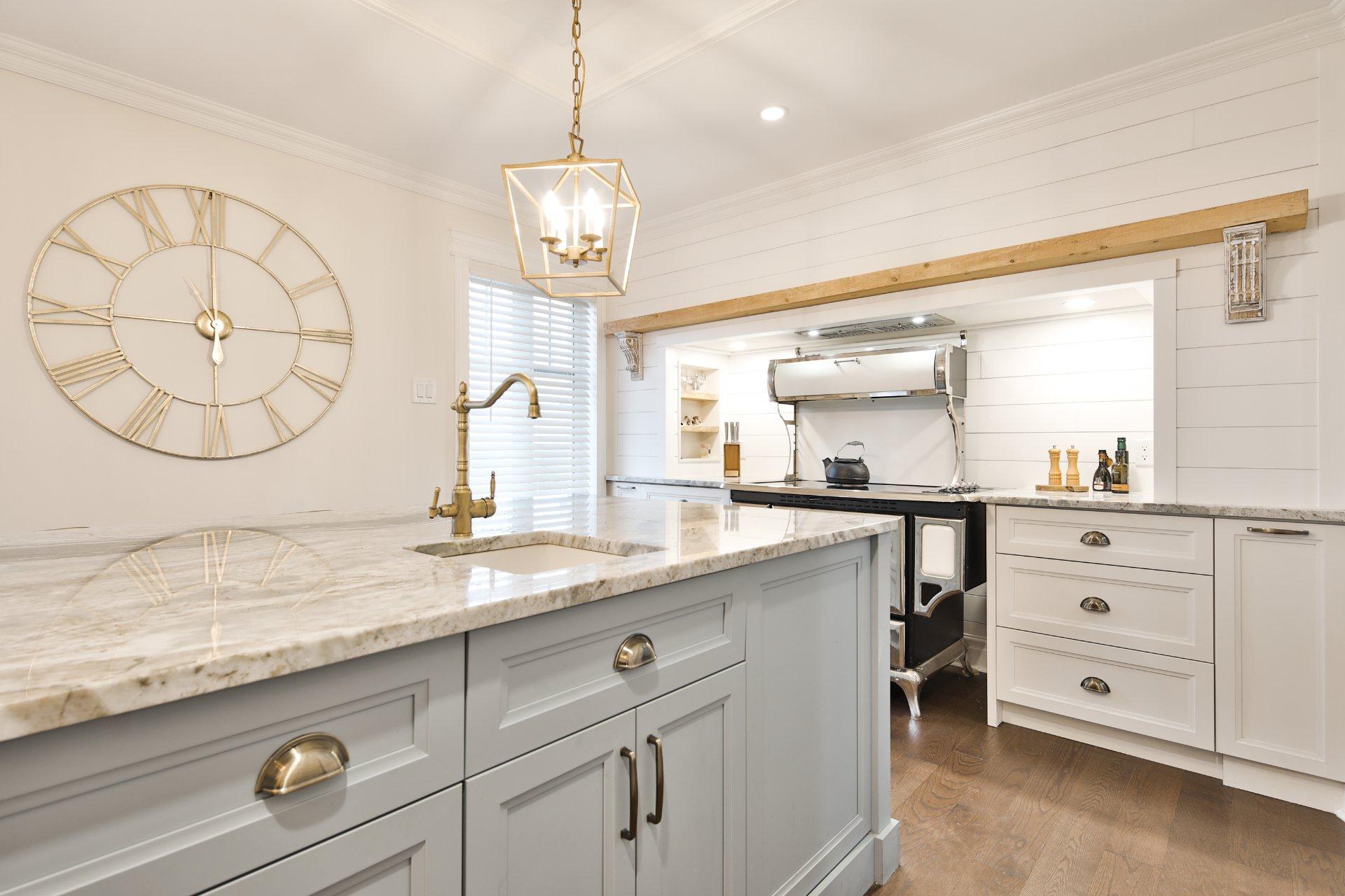 









5142


Ch. Salaberry

,
Carignan,




QC
J3L0K4

