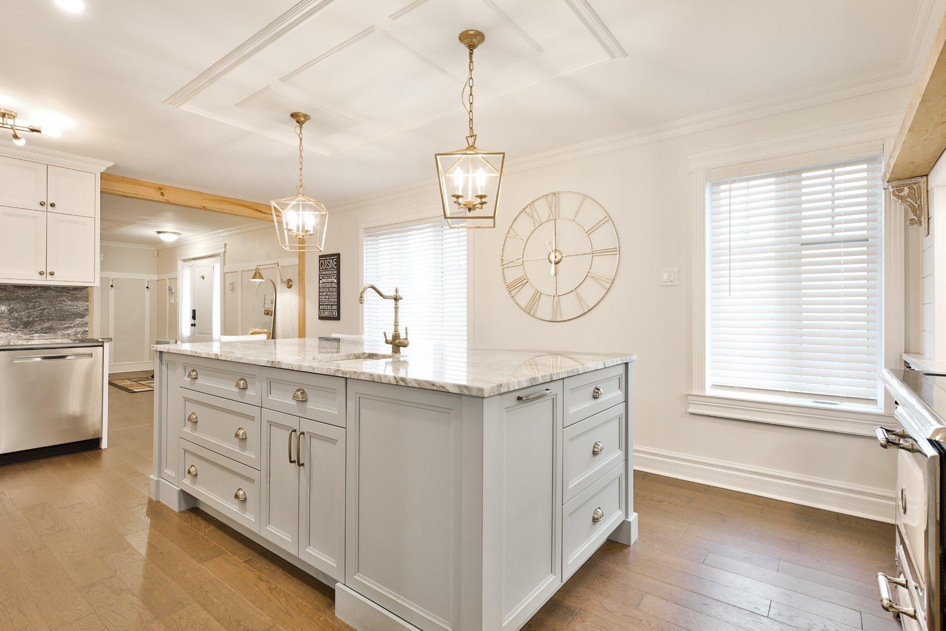 









5142


Ch. Salaberry

,
Carignan,




QC
J3L0K4

