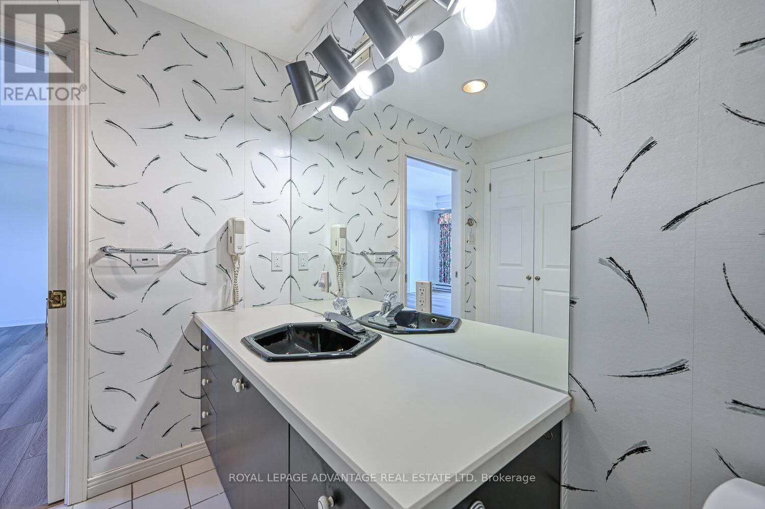 












401 - 10 ARMSTRONG DRIVE

,
Smiths Falls,




Ontario
K7A5H8

