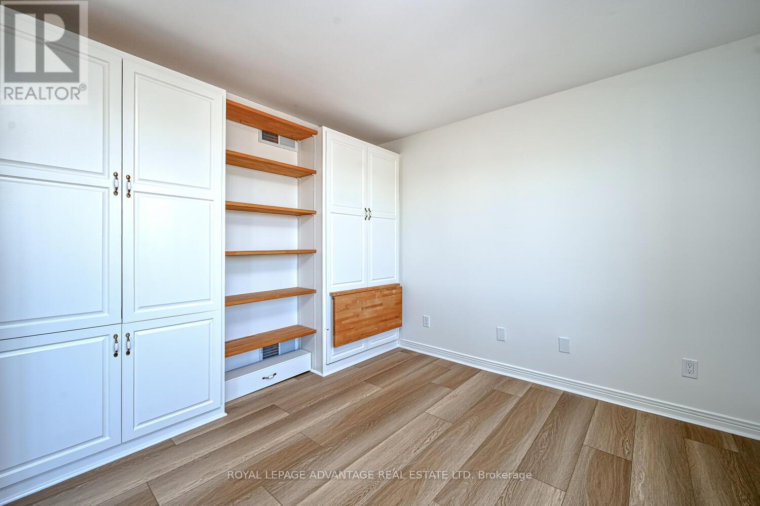 












401 - 10 ARMSTRONG DRIVE

,
Smiths Falls,




Ontario
K7A5H8

