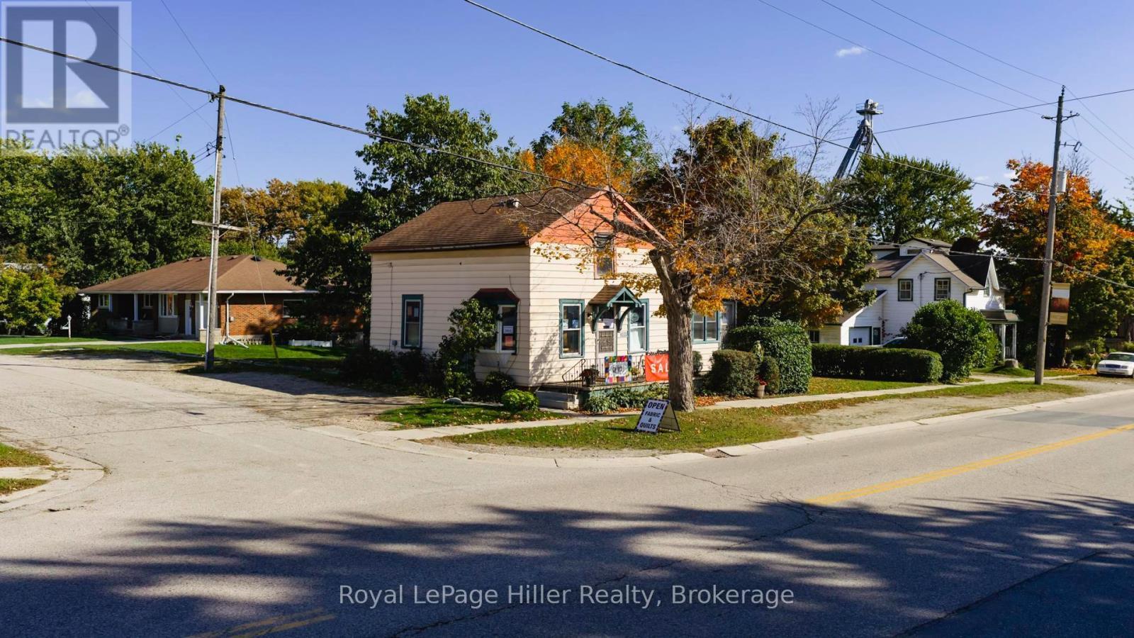 












3991 PERTH ROAD 107 ROAD

,
Perth East (Shakespeare),




Ontario
N0B2P0

