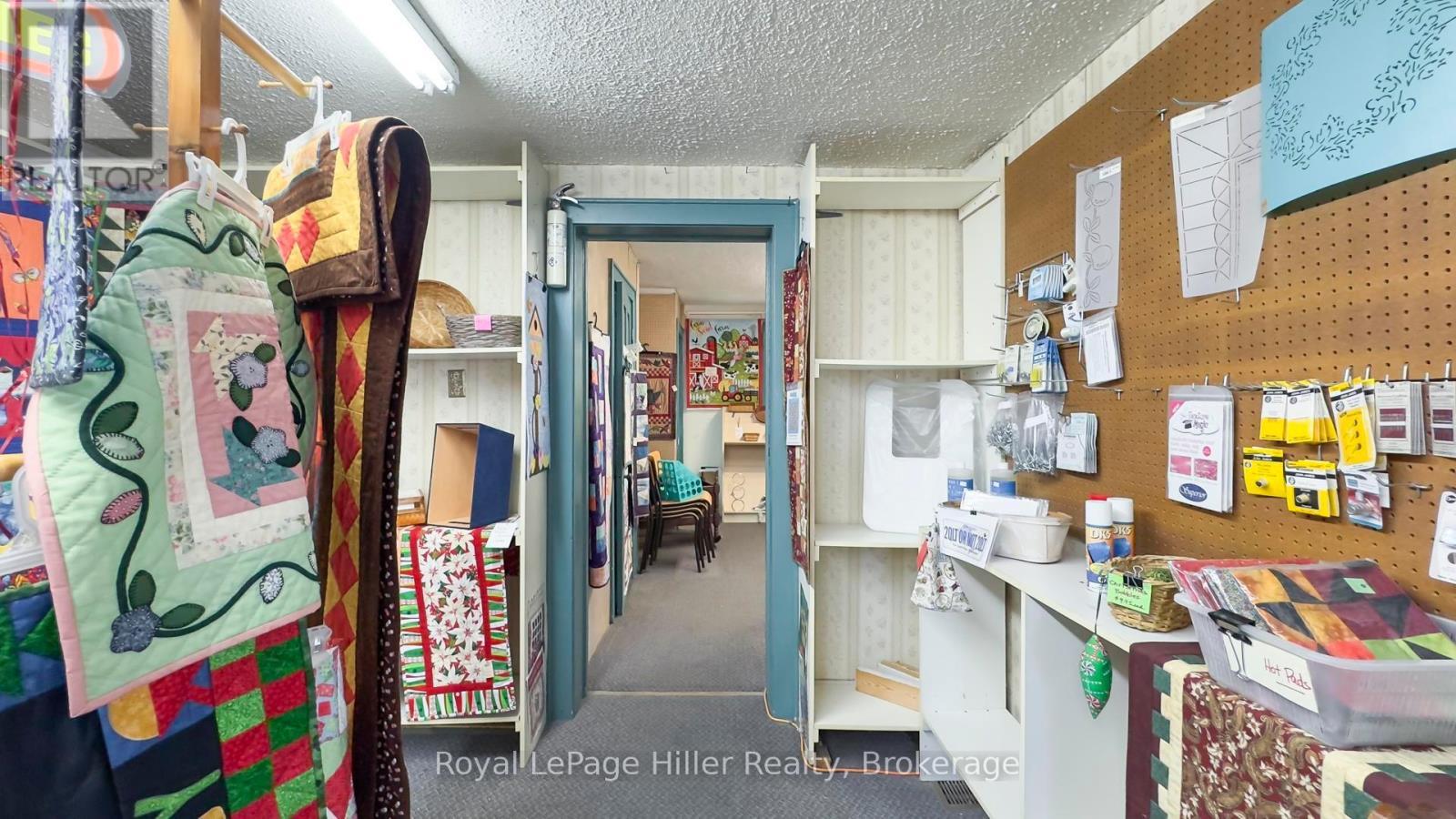 












3991 PERTH ROAD 107 ROAD

,
Perth East (Shakespeare),




Ontario
N0B2P0

