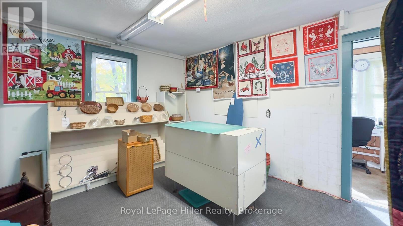 












3991 PERTH ROAD 107 ROAD

,
Perth East (Shakespeare),




Ontario
N0B2P0

