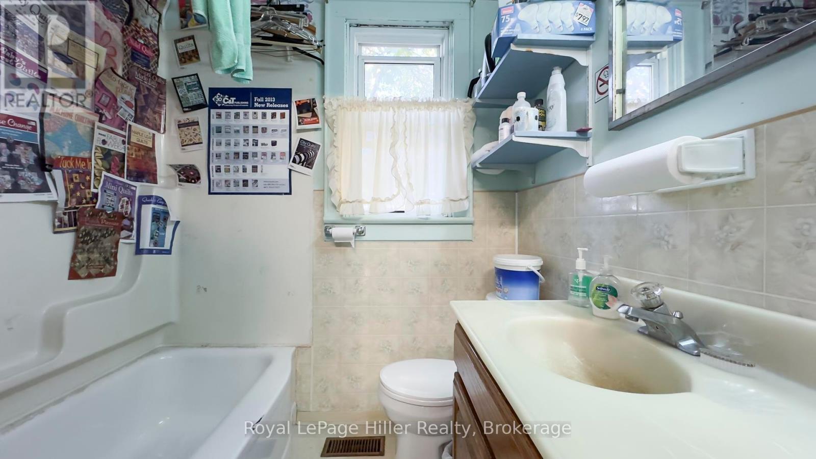 












3991 PERTH ROAD 107 ROAD

,
Perth East (Shakespeare),




Ontario
N0B2P0

