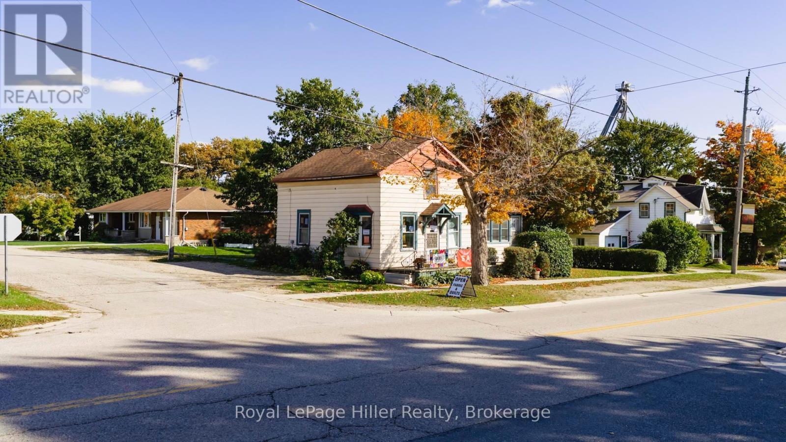 












3991 PERTH ROAD 107 ROAD

,
Perth East (Shakespeare),




Ontario
N0B2P0

