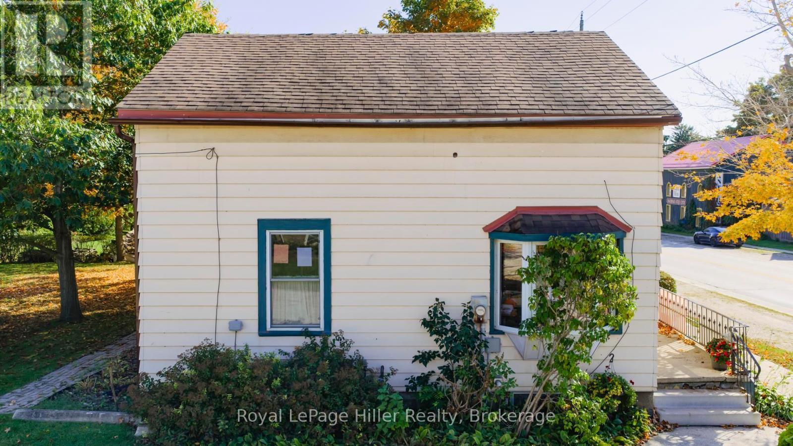 












3991 PERTH ROAD 107 ROAD

,
Perth East (Shakespeare),




Ontario
N0B2P0

