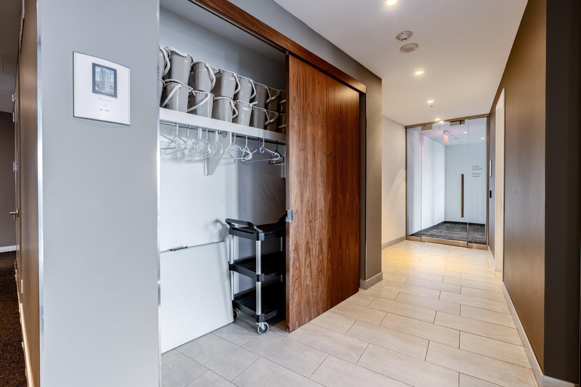 









299


Rue de la Rotonde

, 1105,
Montréal (Verdun/Île-des-Soeurs),




QC
H3E0C6

