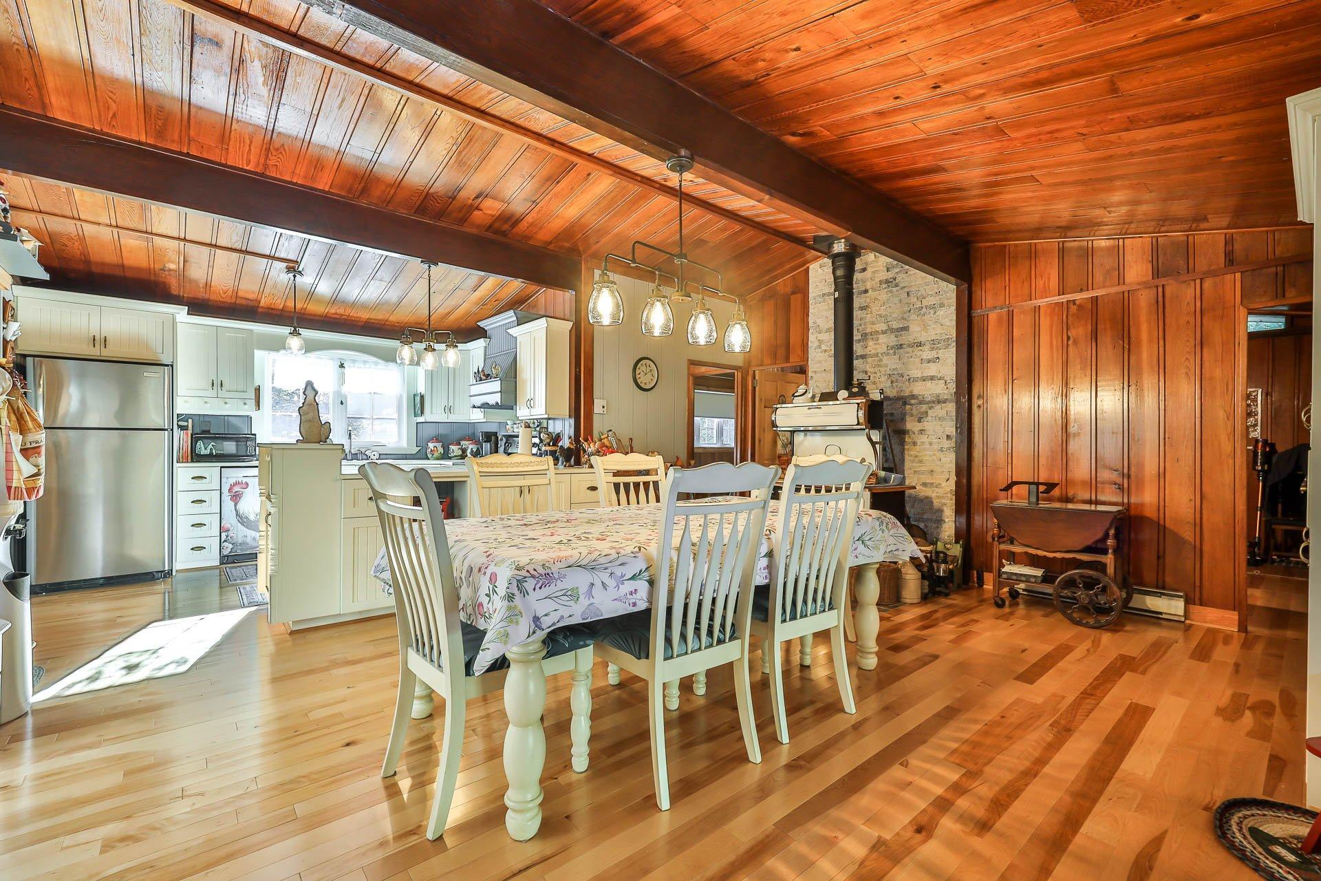 









63


Ch. Jeannotte

,
Notre-Dame-de-la-Salette,




QC
J0X2L0

