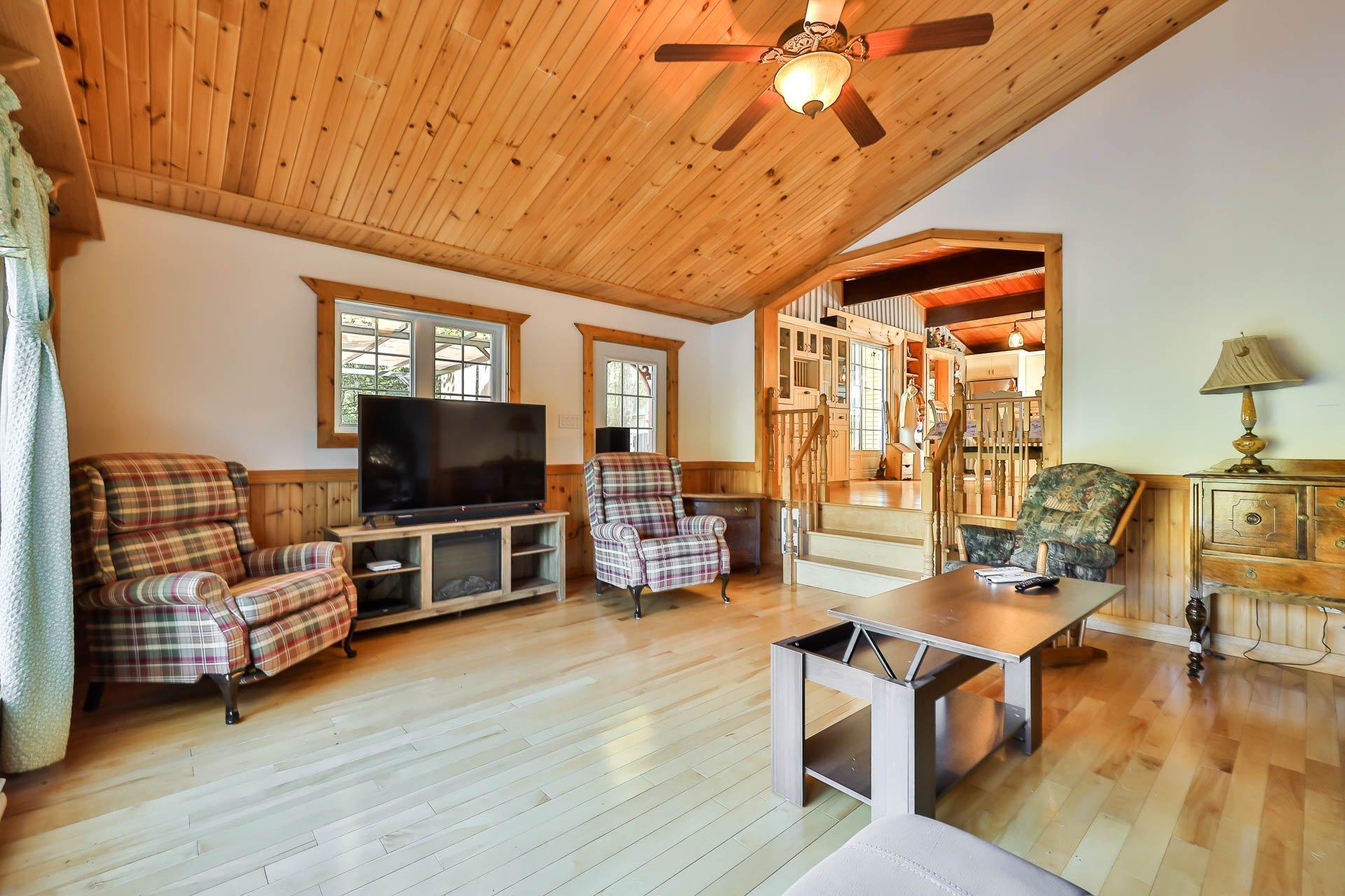 









63


Ch. Jeannotte

,
Notre-Dame-de-la-Salette,




QC
J0X2L0

