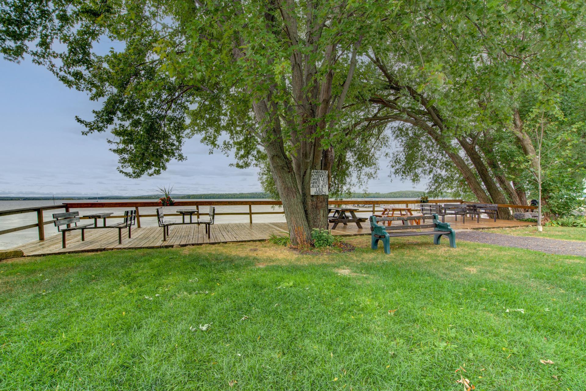 









4506


Route 344

, 47,
Saint-Placide,




QC
J0V2B0

