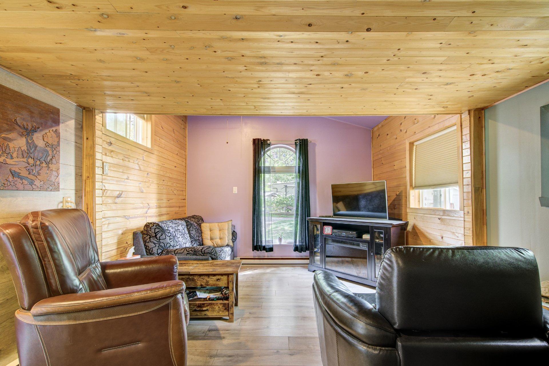 









4506


Route 344

, 47,
Saint-Placide,




QC
J0V2B0

