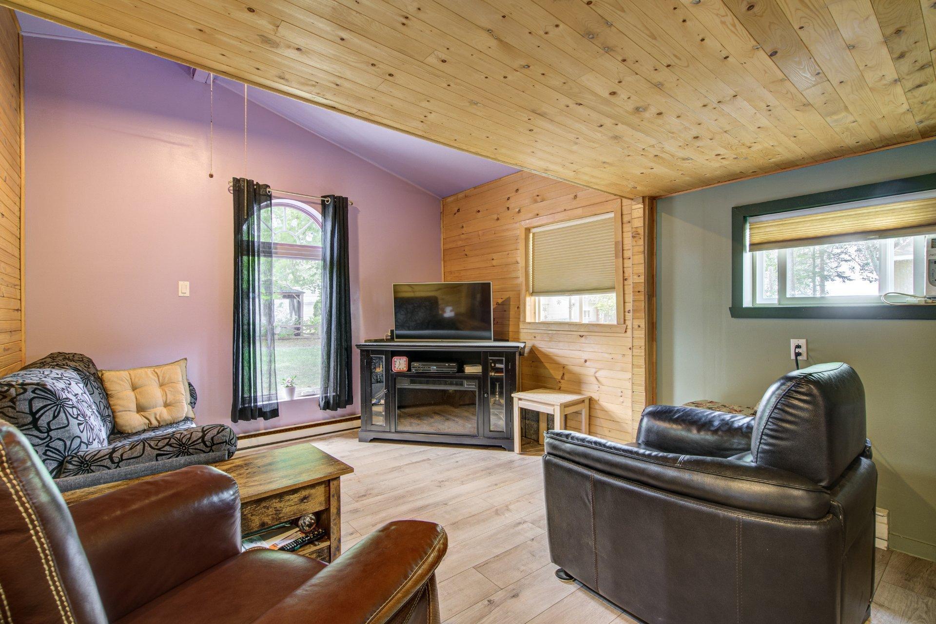 









4506


Route 344

, 47,
Saint-Placide,




QC
J0V2B0

