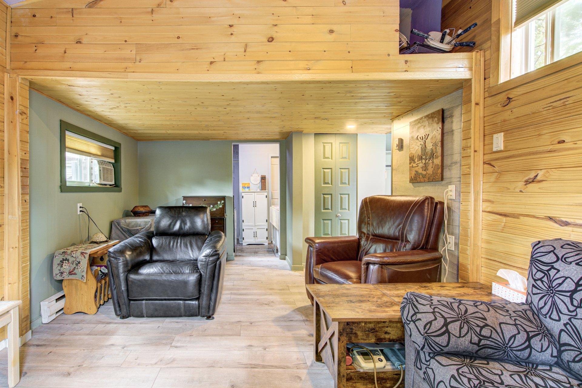 









4506


Route 344

, 47,
Saint-Placide,




QC
J0V2B0

