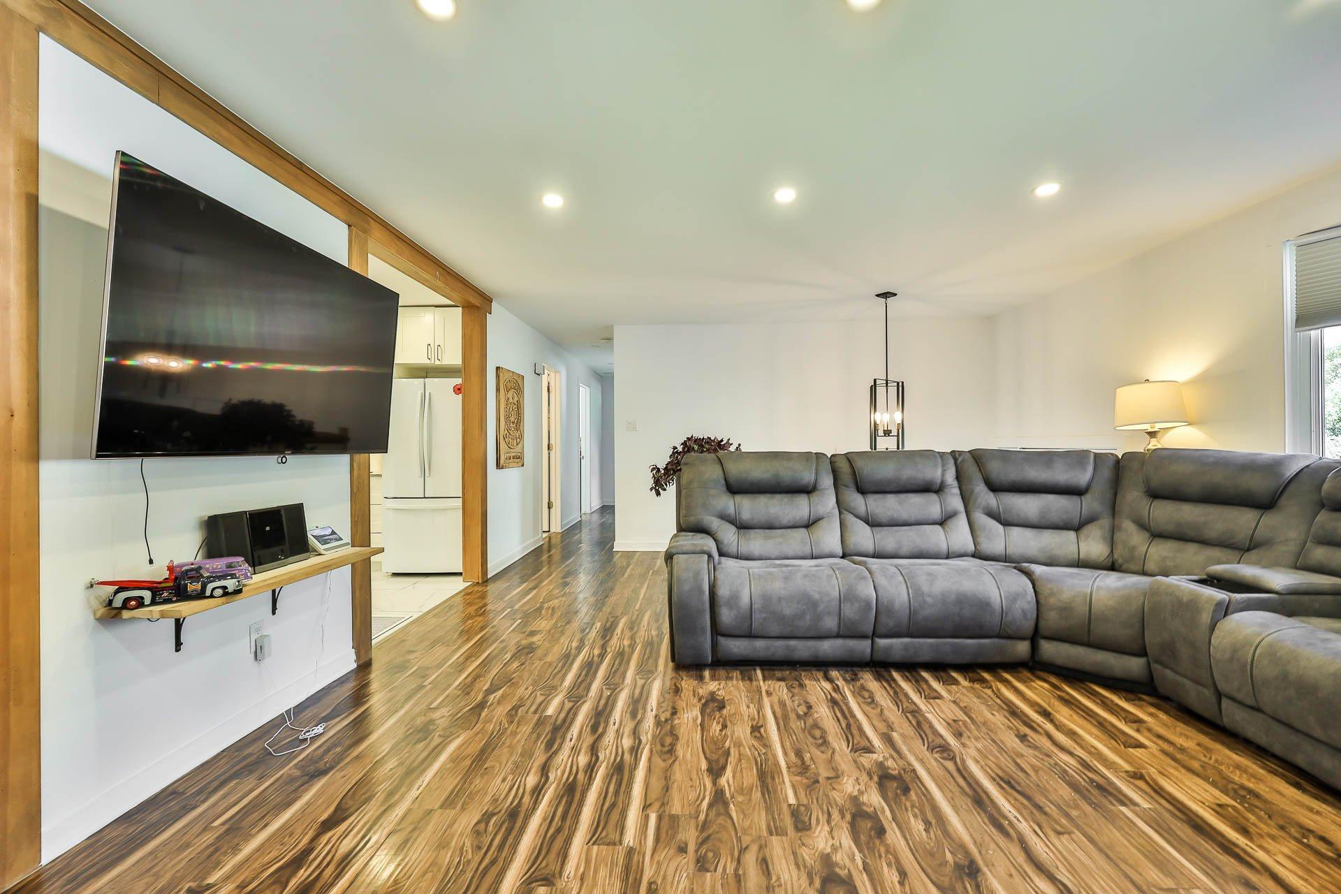 









657


Rue Sigouin

,
Gatineau (Gatineau),




QC
J8P5H7

