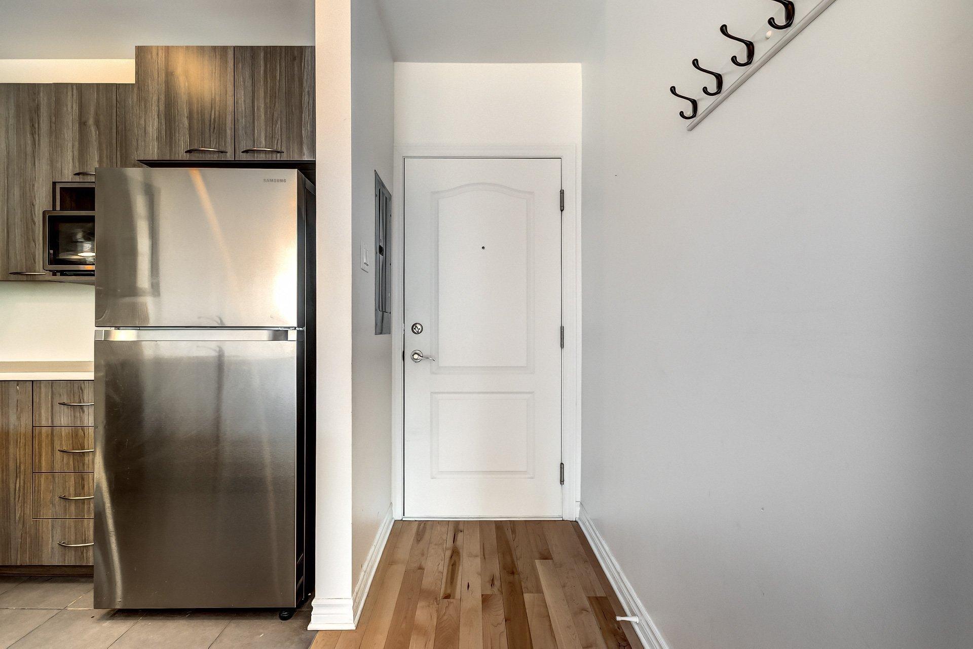









5435


Rue St-Denis

, 306,
Montréal (Le Plateau-Mont-Royal),




QC
H2J4B7

