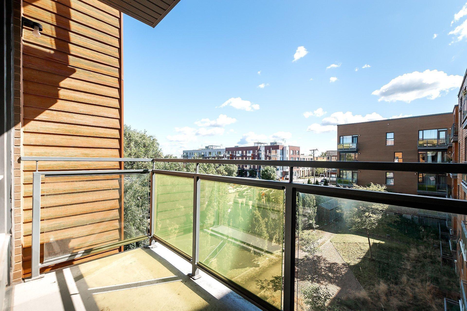 









5435


Rue St-Denis

, 306,
Montréal (Le Plateau-Mont-Royal),




QC
H2J4B7

