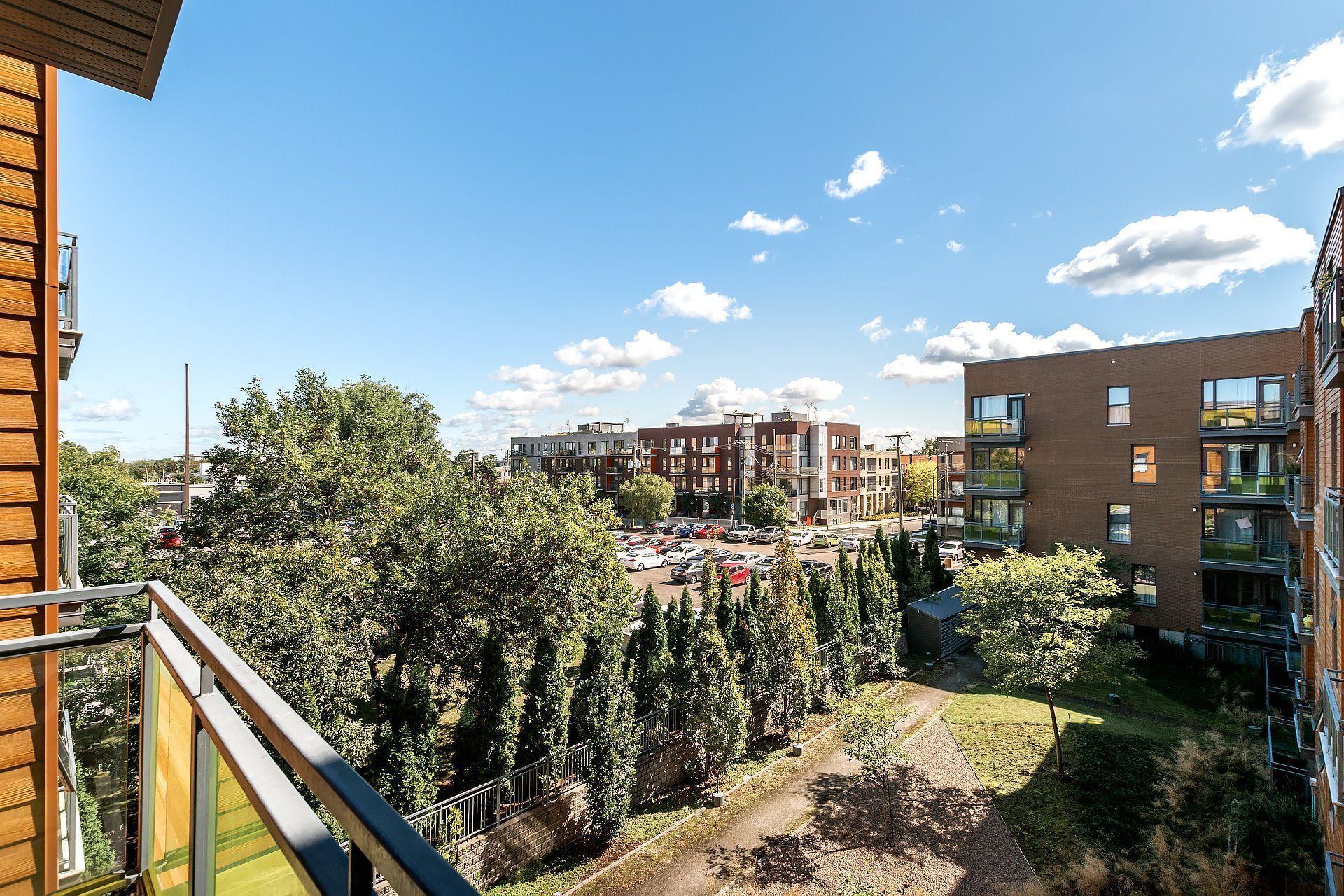 









5435


Rue St-Denis

, 306,
Montréal (Le Plateau-Mont-Royal),




QC
H2J4B7

