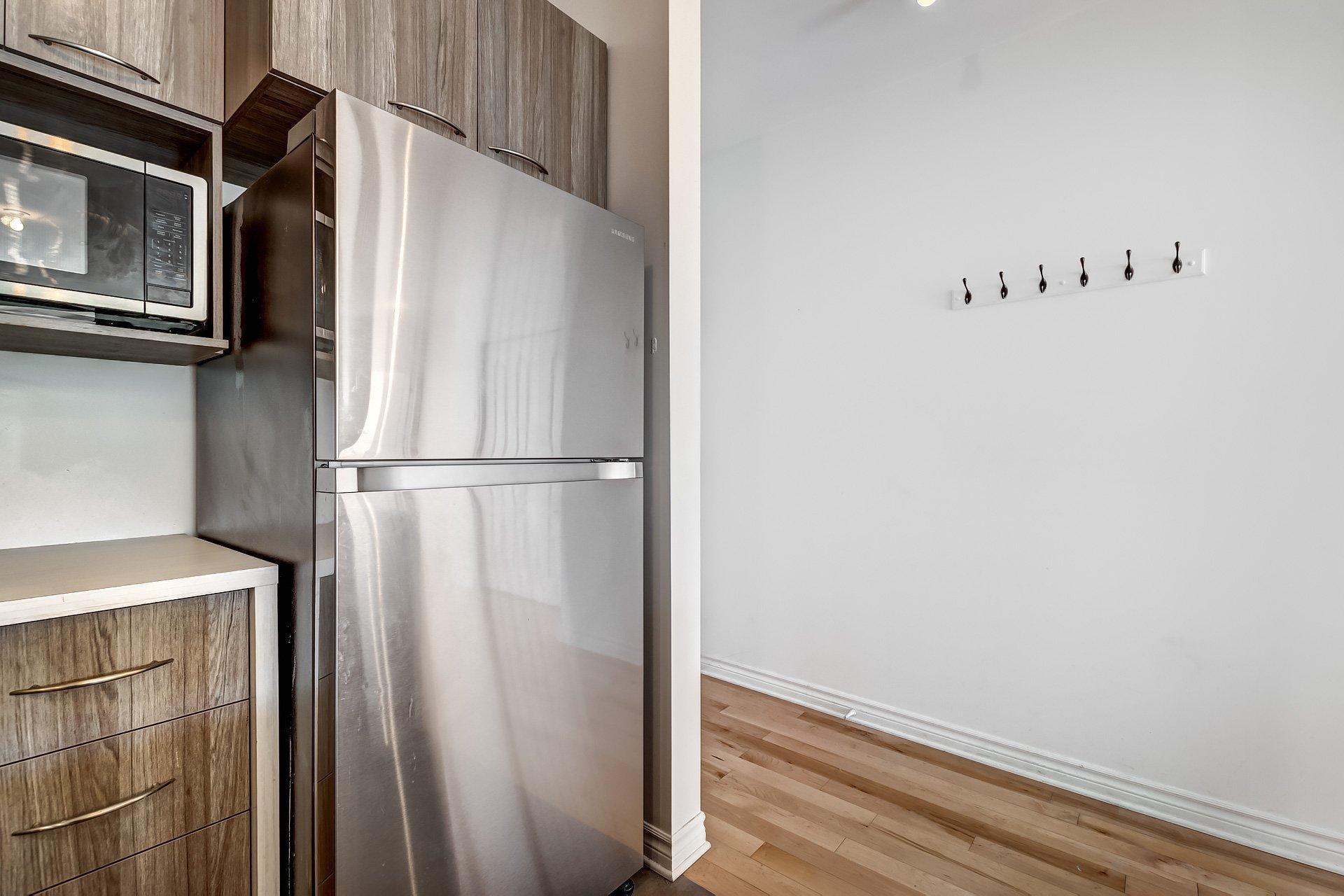 









5435


Rue St-Denis

, 306,
Montréal (Le Plateau-Mont-Royal),




QC
H2J4B7

