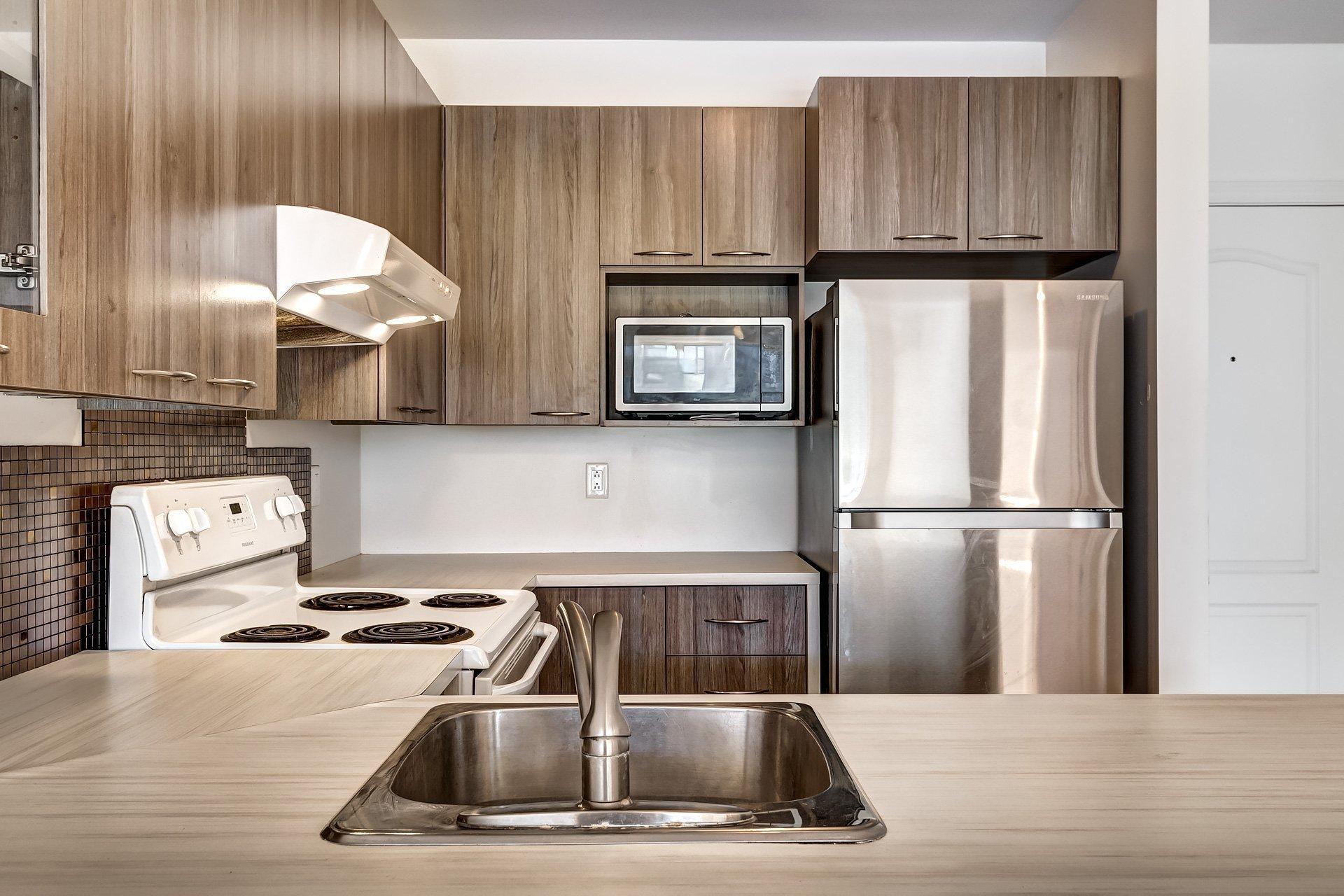 









5435


Rue St-Denis

, 306,
Montréal (Le Plateau-Mont-Royal),




QC
H2J4B7

