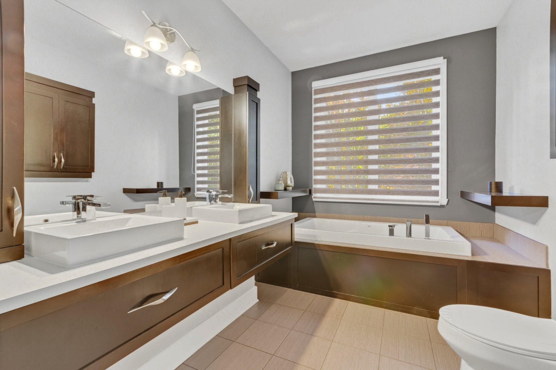 









11220


Rue de la Pierre-de-Lune

,
Mirabel,




QC
J7N0K4

