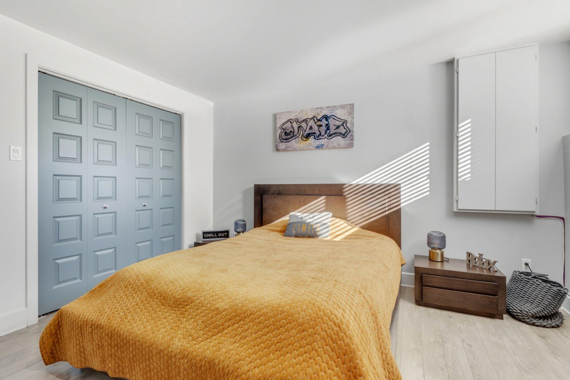 









11220


Rue de la Pierre-de-Lune

,
Mirabel,




QC
J7N0K4

