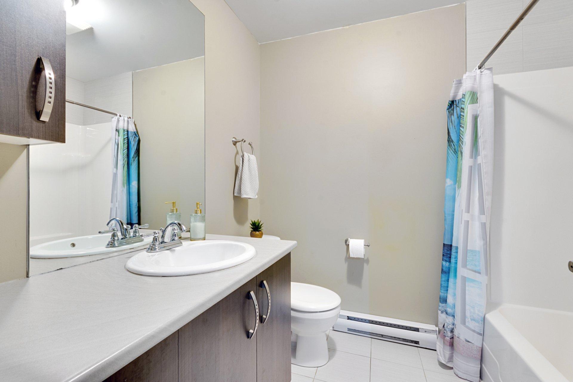 









11220


Rue de la Pierre-de-Lune

,
Mirabel,




QC
J7N0K4

