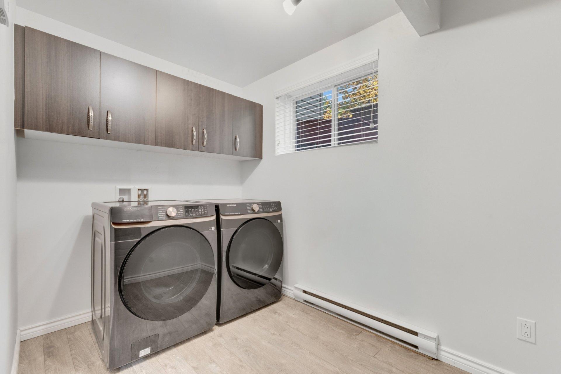 









11220


Rue de la Pierre-de-Lune

,
Mirabel,




QC
J7N0K4

