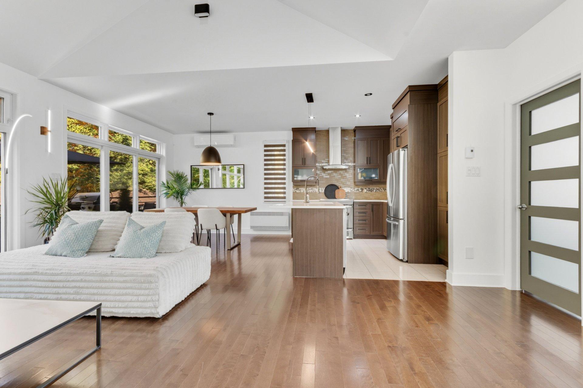 









11220


Rue de la Pierre-de-Lune

,
Mirabel,




QC
J7N0K4

