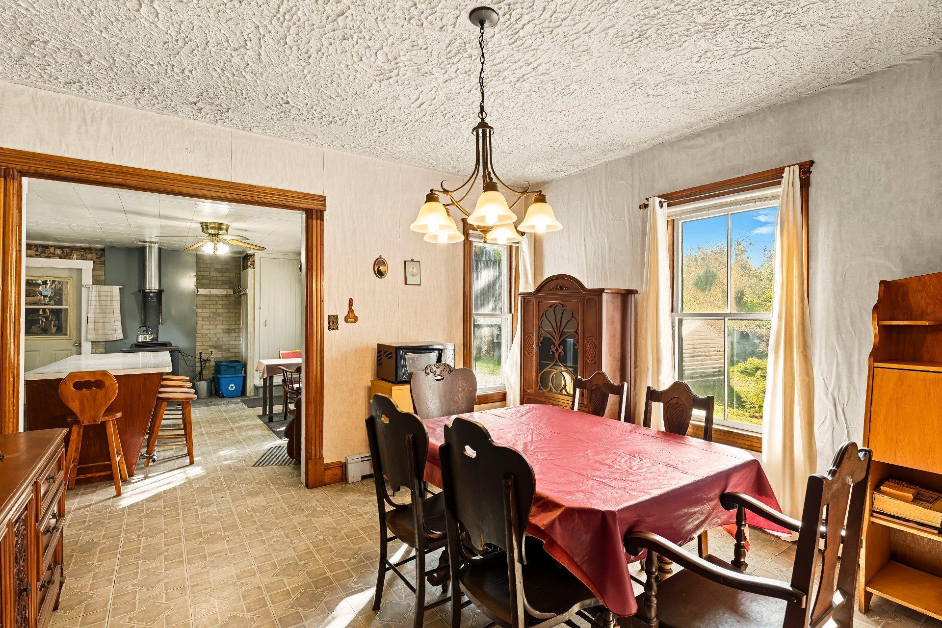 









3150


Ch. Bartlett

,
Cookshire-Eaton,







QC
J0B1M0

