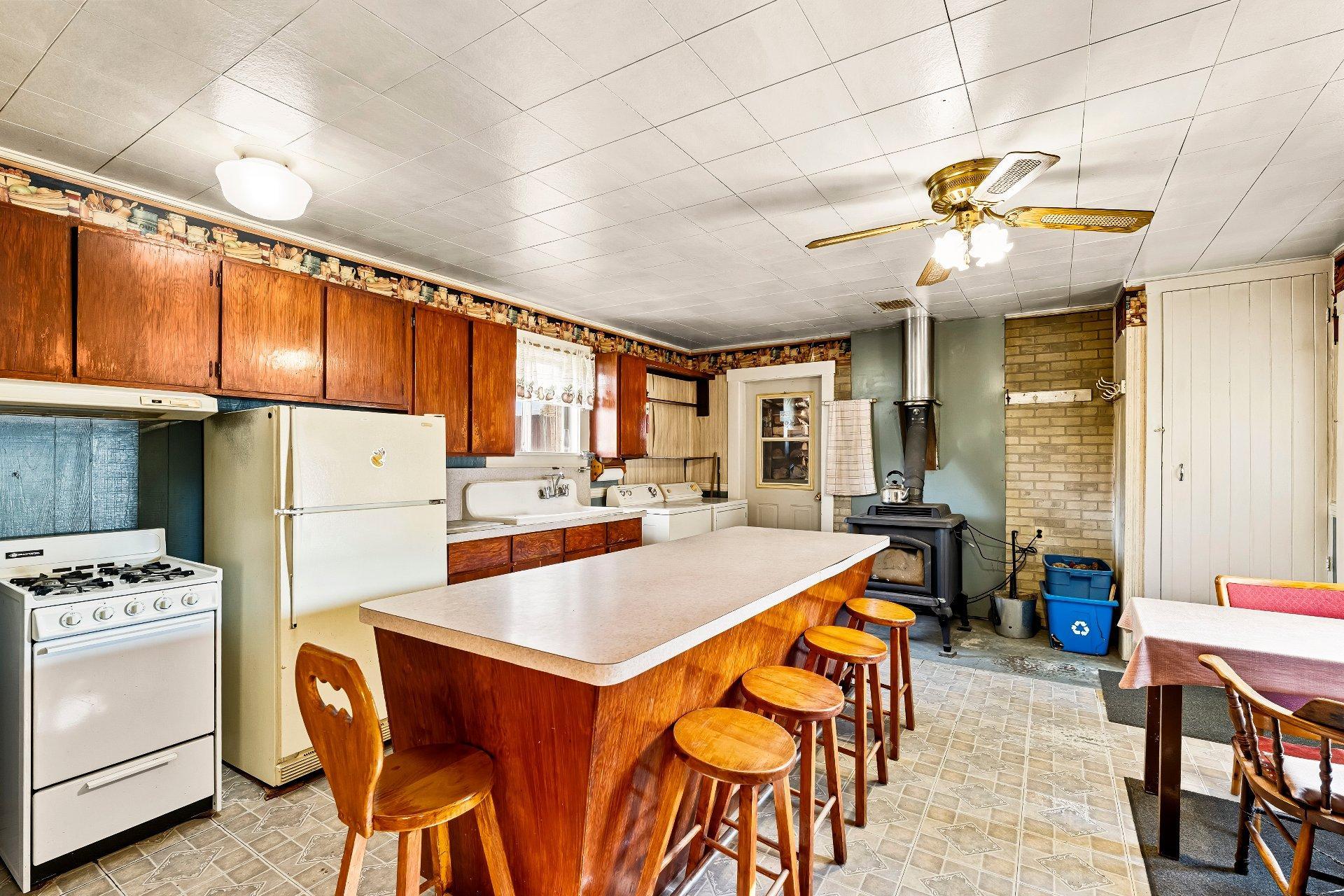 









3150


Ch. Bartlett

,
Cookshire-Eaton,







QC
J0B1M0

