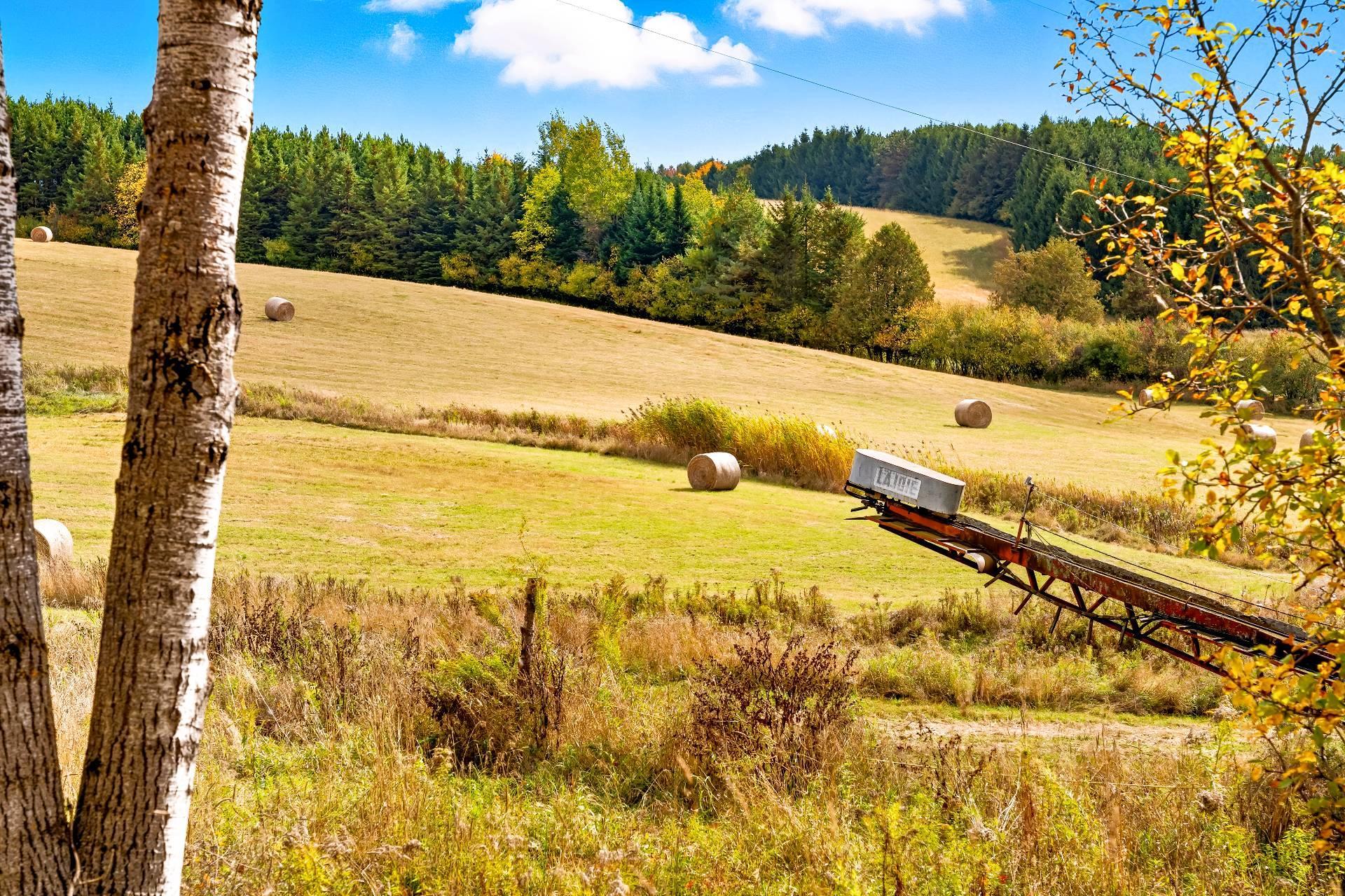 









3150


Ch. Bartlett

,
Cookshire-Eaton,







QC
J0B1M0

