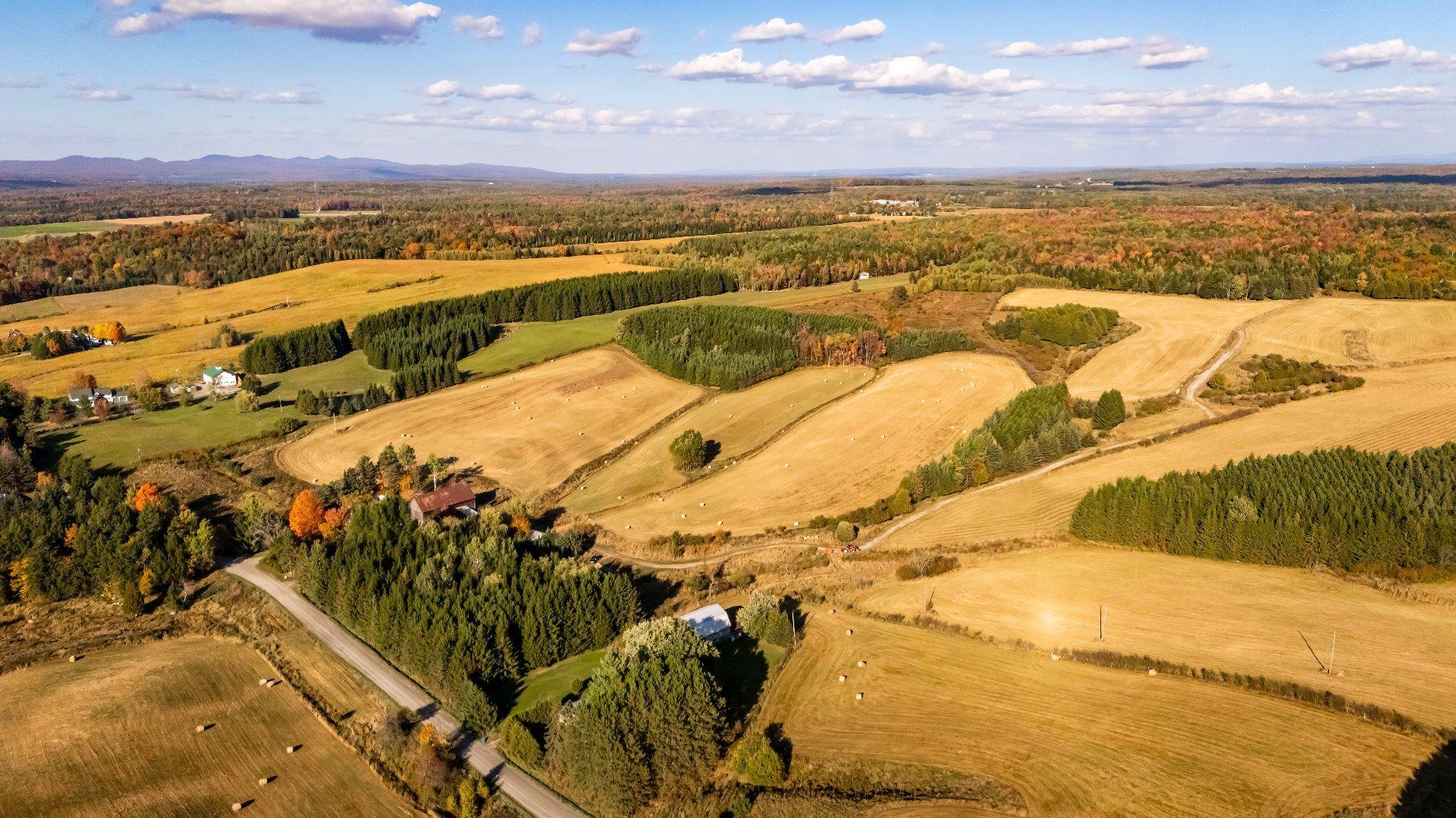 









3150


Ch. Bartlett

,
Cookshire-Eaton,







QC
J0B1M0

