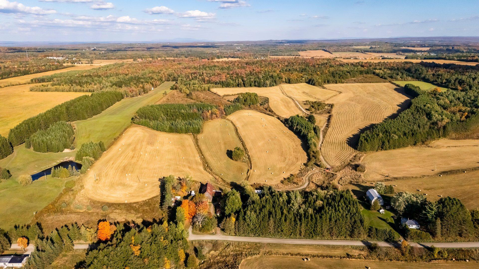 









3150


Ch. Bartlett

,
Cookshire-Eaton,







QC
J0B1M0

