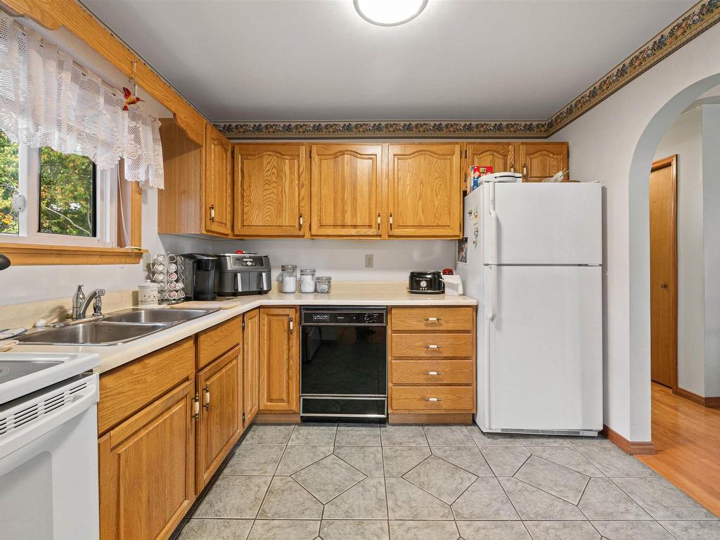 












144 Millwood Drive

,
Middle Sackville,




NS
B4E 2W8

