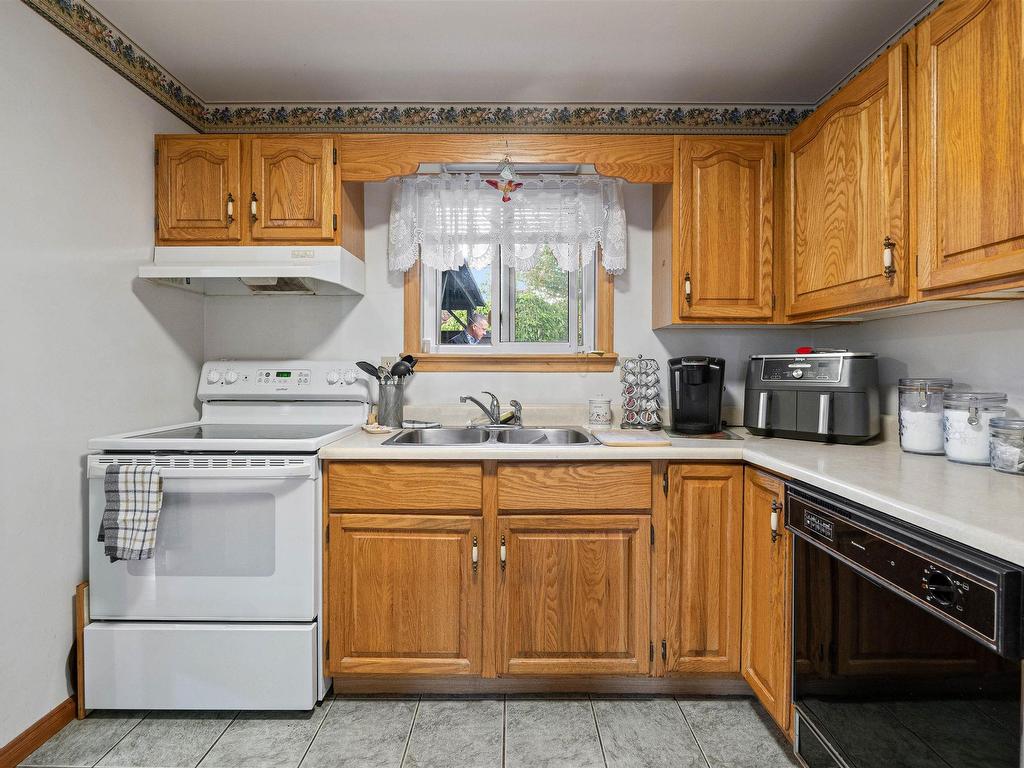 












144 Millwood Drive

,
Middle Sackville,




NS
B4E 2W8

