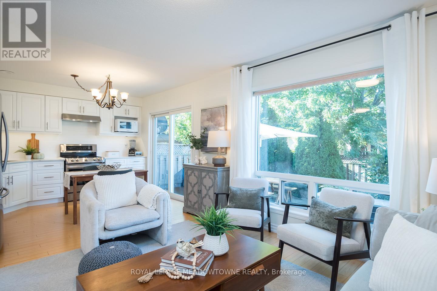 












698 EDWARDS AVENUE

,
Milton,




Ontario
L9T6B4

