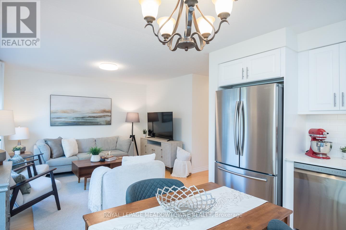 












698 EDWARDS AVENUE

,
Milton,




Ontario
L9T6B4

