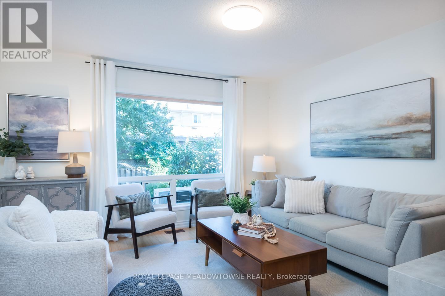 












698 EDWARDS AVENUE

,
Milton,




Ontario
L9T6B4

