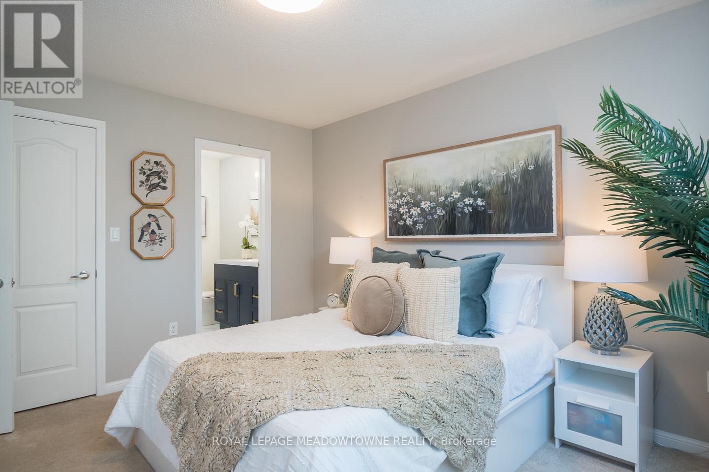 












698 EDWARDS AVENUE

,
Milton,




Ontario
L9T6B4

