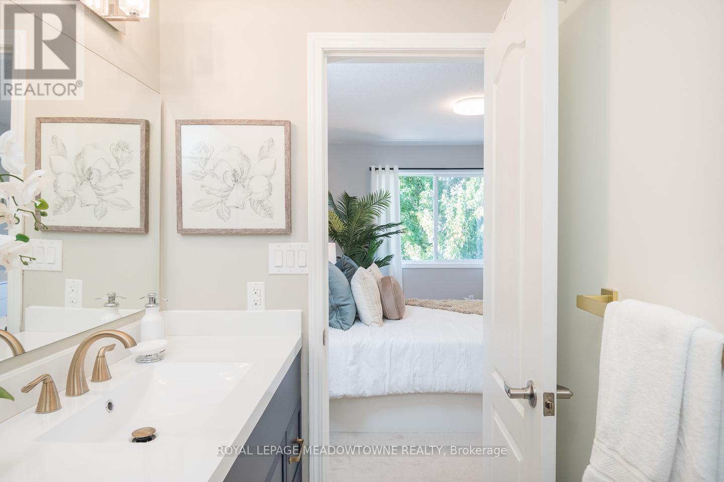 












698 EDWARDS AVENUE

,
Milton,




Ontario
L9T6B4

